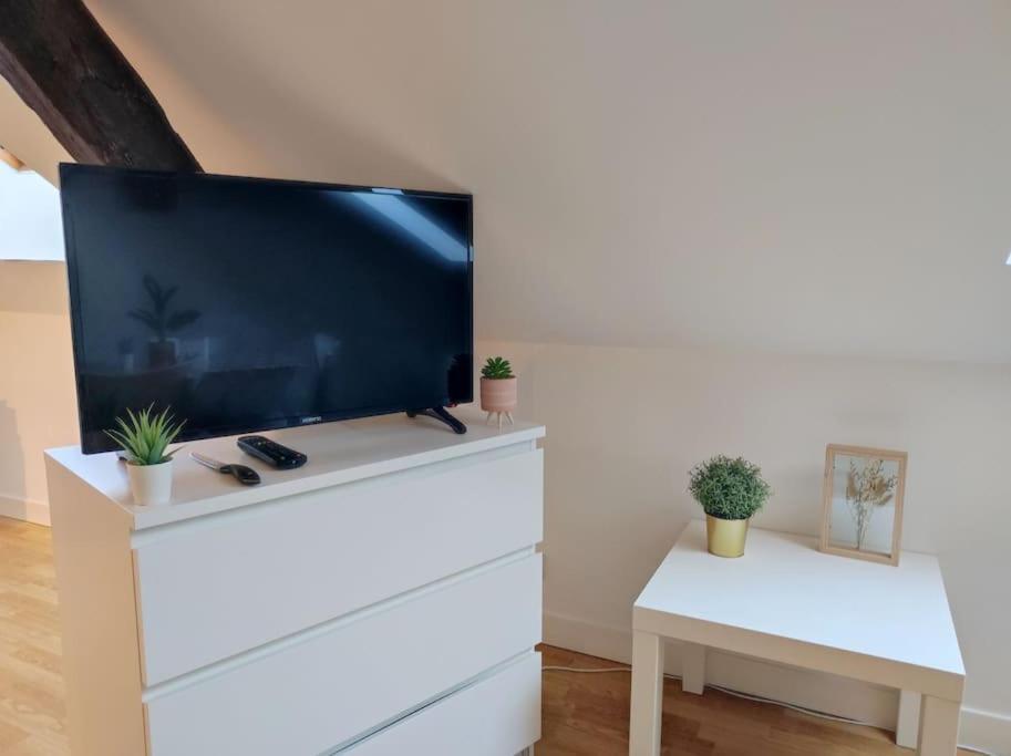 Paisible Duplex Au Centre-Ville Le Mans Luaran gambar